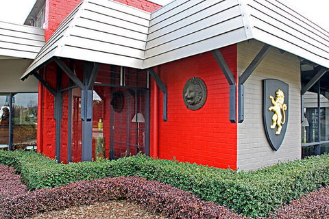 New England Motor Lodge - Accommodation Gladstone 0