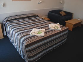 BEST WESTERN Bass And Flinders Motor Inn - Accommodation Gladstone 0