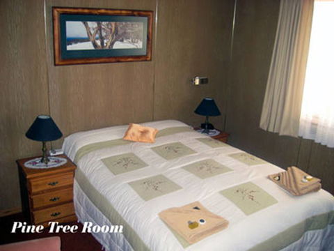 Sages' Haus B&B - Accommodation Gladstone 3