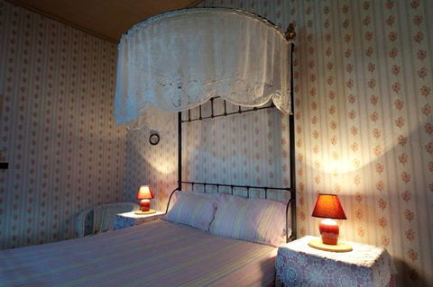 Sarah Jane Cottage - Accommodation Gladstone 2