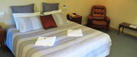 Sisleys Motel - Accommodation Gladstone 0