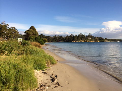 Snug Beach Cabin & Caravan Park - Accommodation Gladstone 0