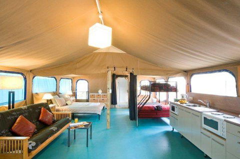 Suffolk Beachfront Holiday Park - Accommodation Gladstone 1