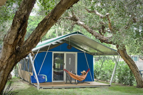 Suffolk Beachfront Holiday Park - Accommodation Gladstone 4