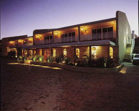 Hermitage Campbelltown - Accommodation Gladstone 1