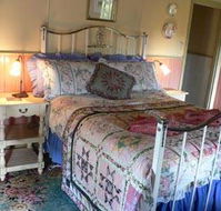 The Witches Garden - Cottage on the Creek - Accommodation Gladstone