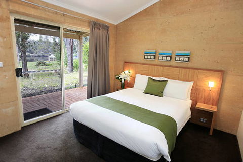 Eight Willows Retreat - Accommodation Gladstone 0