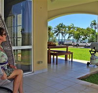 Absolute Beachfront Apartment - Accommodation Gladstone