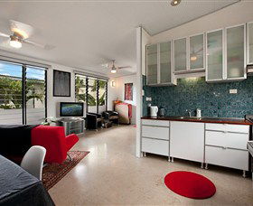 Beachside Tropical Retreat - Accommodation Gladstone 0