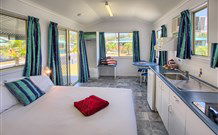 Glen Villa Resort - Accommodation Gladstone 5