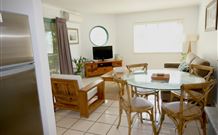 Cossies By The Sea - Accommodation Gladstone 1