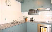 Cossies By The Sea - Accommodation Gladstone 4