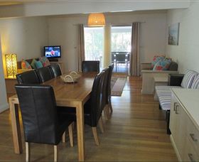 Ironbark Family Loft Townhouse 101 - Accommodation Gladstone 1