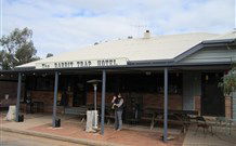 Albert Hotel - Albert - Accommodation Gladstone 1