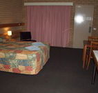 Holbrook Town Centre Motor Inn - Holbrook - Accommodation Gladstone