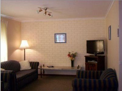 Anchor Bell Holiday Apartments - Accommodation Gladstone 0