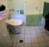 The Palms Backpackers - Accommodation Gladstone