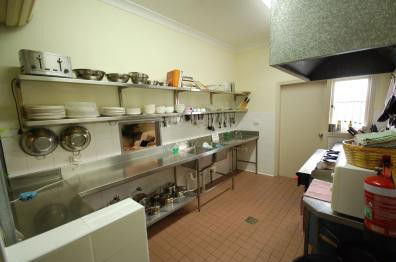 Ashfield Manor - Accommodation Gladstone 2