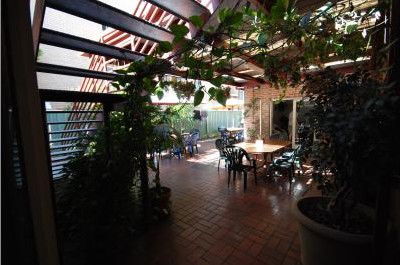 Ashfield Manor - Accommodation Gladstone 4