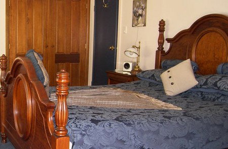 Muscatels - Accommodation Gladstone 1