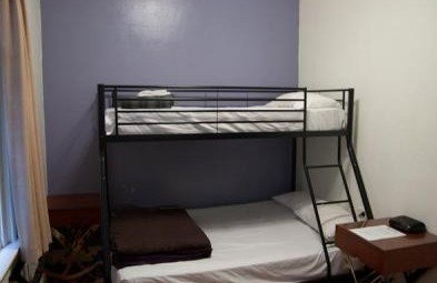 Australian Backpackers - Accommodation Gladstone 2