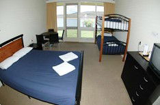 Lake Jindabyne Hotel Motel - Accommodation Gladstone 0