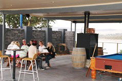 Lake Jindabyne Hotel Motel - Accommodation Gladstone 1