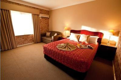 Endeavour Court Motor Inn - Accommodation Gladstone 1