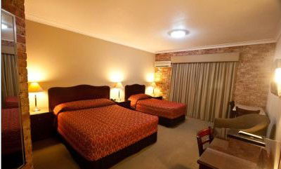 Endeavour Court Motor Inn - Accommodation Gladstone 2