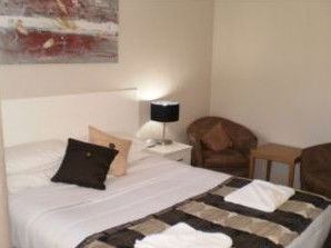 Country Leisure Motor Inn - Accommodation Gladstone 0