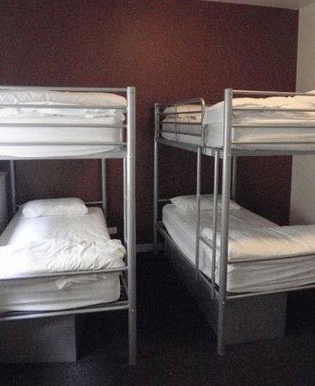 Elephant Backpackers - Accommodation Gladstone 1