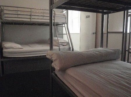 Elephant Backpackers - Accommodation Gladstone 3