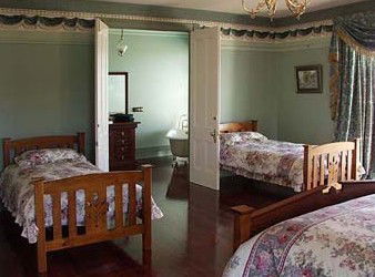 Barcaldine House - Accommodation Gladstone 4