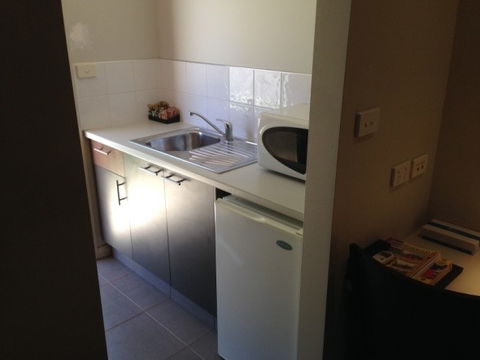 Coro Motel - Accommodation Gladstone 3