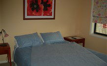 Busy Buzz - Accommodation Gladstone 0