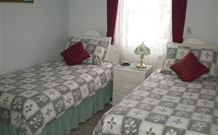 Lakeside Homestay - - Accommodation Gladstone 1