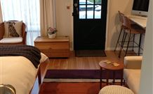 Milo's Bed And Breakfast - Accommodation Gladstone 0