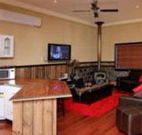 Top of the Range Retreat - Accommodation Gladstone