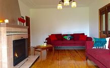Lochiel Cottage - Accommodation Gladstone 1