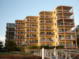 On The River Holiday Apartments - Accommodation Gladstone 1
