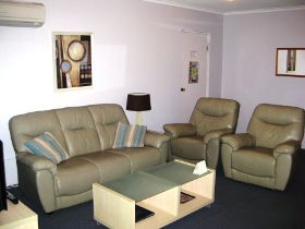 The Burlington Holiday Apartments - Accommodation Gladstone 3