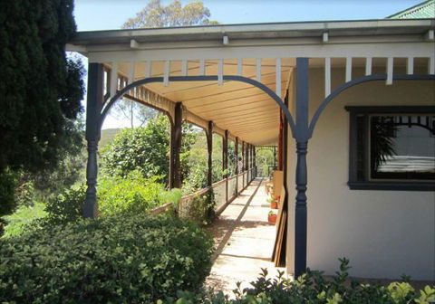 The Grande Hotel And Restaurant - Accommodation Gladstone 0