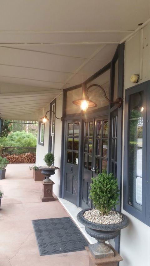 The Grande Hotel And Restaurant - Accommodation Gladstone 1