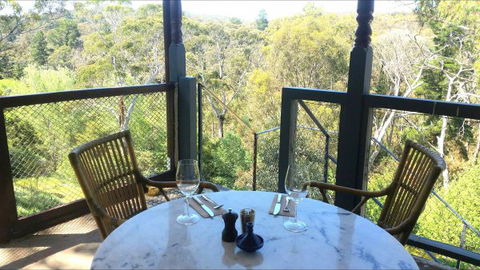 The Grande Hotel And Restaurant - Accommodation Gladstone 2