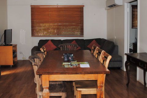 East Arnhem Real Estate - 41 Wuyal Road, Nhulunbuy  NT  0880 - Accommodation Gladstone 13