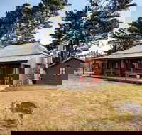 The Pines Cottage - Accommodation Gladstone