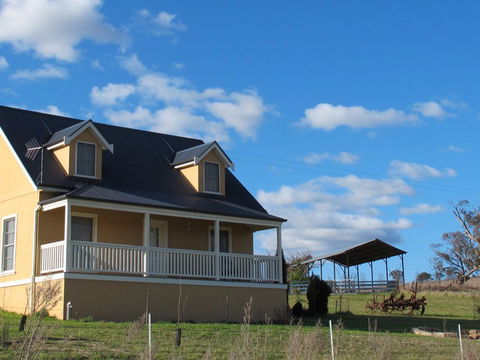 Riverbend Cottage - Accommodation Gladstone 0