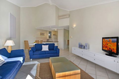 Summer Central - Accommodation Gladstone 7