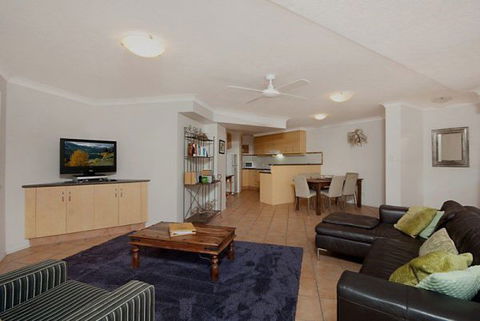 Summer Central - Accommodation Gladstone 9
