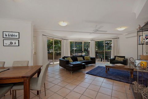 Summer Central - Accommodation Gladstone 10